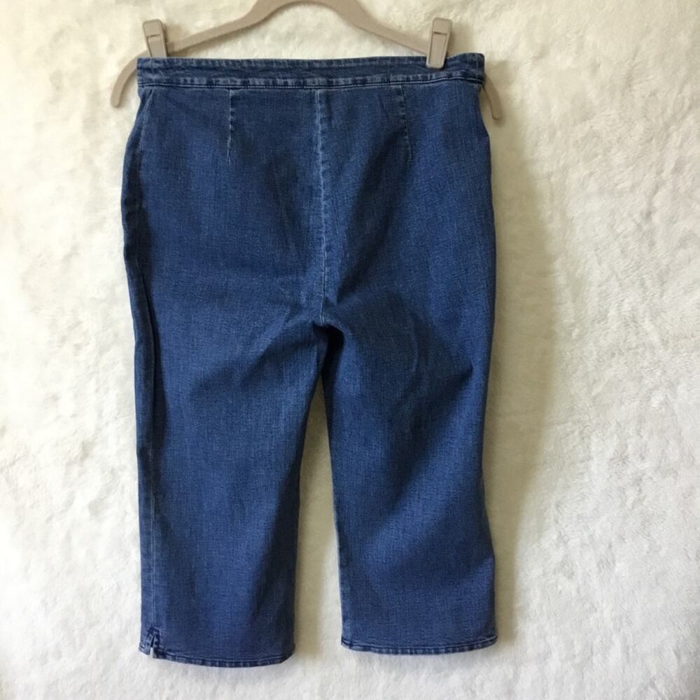 Iceberg Blue Capri Jeans - Picture 7 of 10